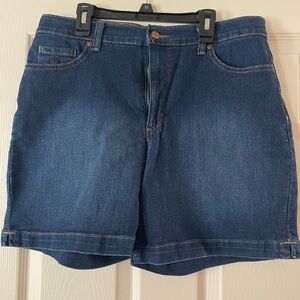 NWOT Gloria Vanderbilt Dark Blue Jean Shorts